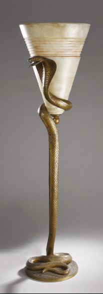 EDGAR BRANDT (1880-1960)

LAMPE de table...