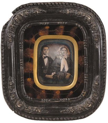 DAGUERRÉOTYPE
Mère et fils, ca. 1855. Daguerréotype...