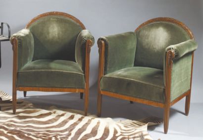 Paul FOLLOT, attribué à
Paire de fauteuils...