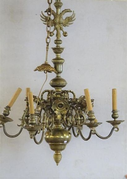 Lustre en bronze à six bras de lumières et...