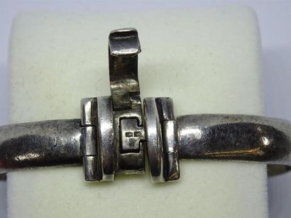 UTI Montre bracelet femme en argent et émail...