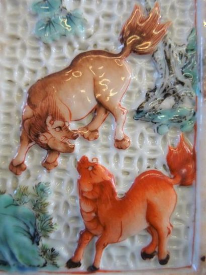 Vase porcelaine de Chine à décor de daims...
