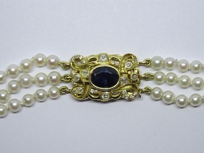 Collier à trois rangs de perles de culture,...
