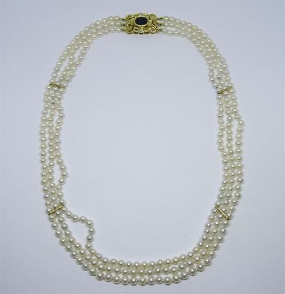Collier à trois rangs de perles de culture,...