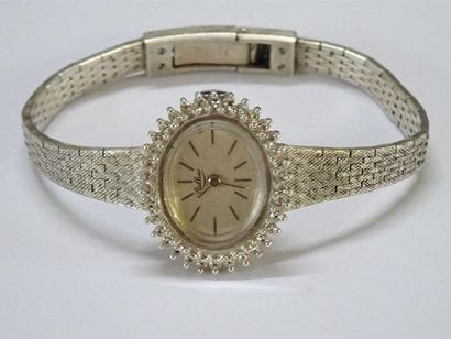 Montre bracelet de dame en or gris 800°/00,...