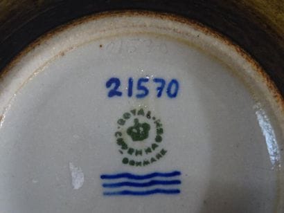 ROYAL COPENHAGUE Gerd BOGELUND
Plat en grès...