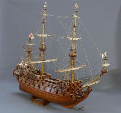 Grande maquette de trois mats
H: 100 L: 110...