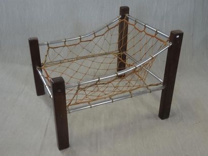 Fauteuil et repose pied en métal bois et...