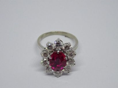 Bague marguerite en or gris, sertie de dix...