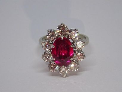 Bague marguerite en or gris, sertie de dix...