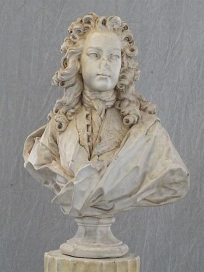 Louis XV enfant, buste en plâtre, sur colonne...