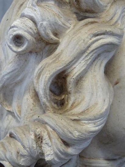 Louis XV enfant, buste en plâtre, sur colonne...