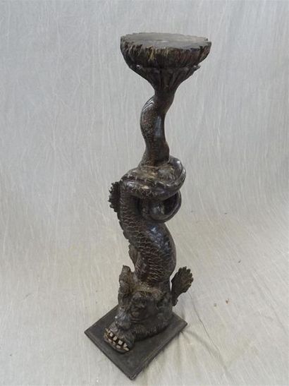 Dragon
Grande sculpture en bois , gueule...