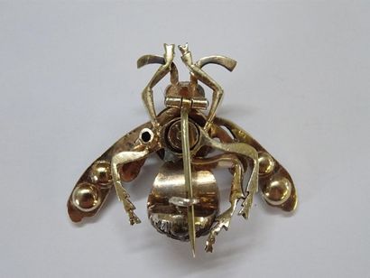 Broche en argent 925°/00 figurant une abeille,...
