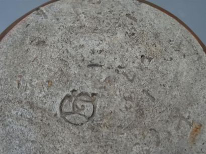 Georges HOENTSCHEL (1855-)
Vase en grès guilloché,...