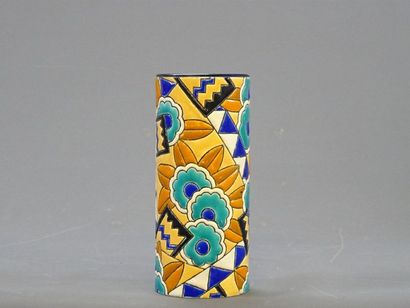 LONGWY 
Vase rouleau en faïence à émaux de...