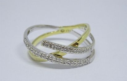 Bague à trois anneaux en or jaune et blanc...