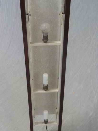 Lampadaire en teck et composition granité.
Design...