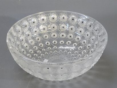 LALIQUE France - 
saladier en verre moulé...