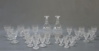 DAUM Service de verres en cristal taillé...