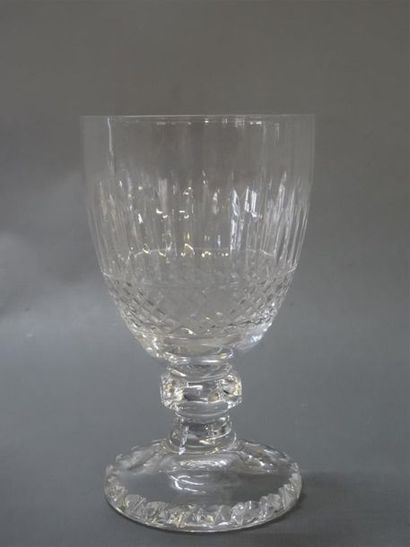 DAUM Service de verres en cristal taillé...