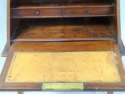Secrétaire à pente en placage d'acajou XIX°
H:...
