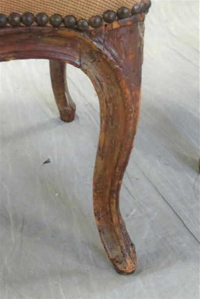 Paire de fauteuils cabriolet en bois sculpté,...