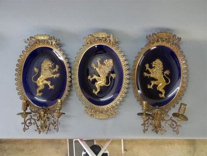 Paire d'appliques en bronze et céramique...