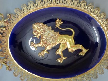 Paire d'appliques en bronze et céramique...
