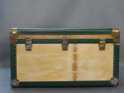 Malle de voyage à compartiments 
44 x 80...