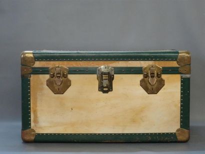 Malle de voyage à compartiments 
44 x 80...