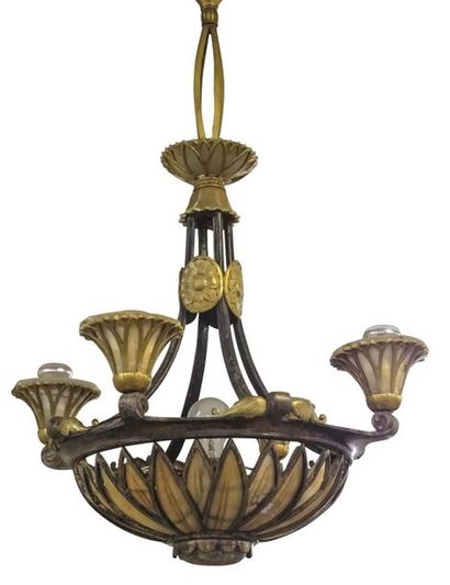 Important lustre en bronze patiné et doré...