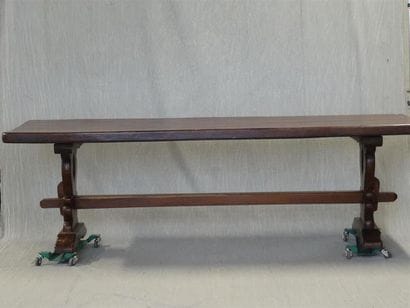 Grande table de ferme en chêne.
Travail fin...