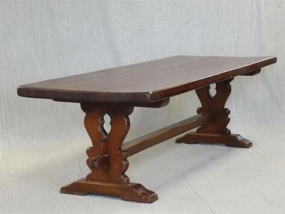 Grande table de ferme en chêne.
Travail fin...