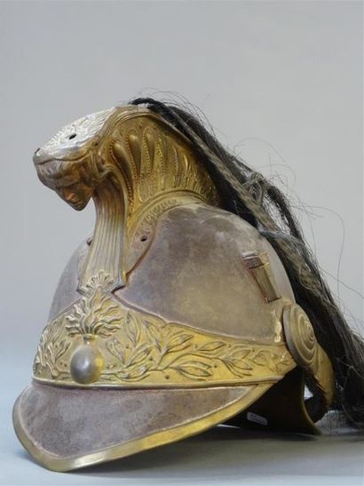 Casque à cimier et crin Second Empire
 24...