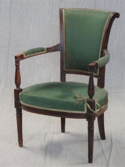 Fauteuil en bois sculpté, dossier renversé,...