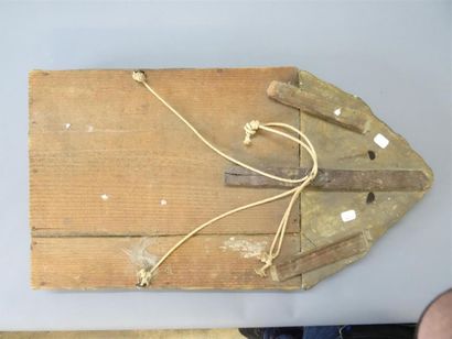 Petit miroir en bois sculpté et doré.
Epoque...