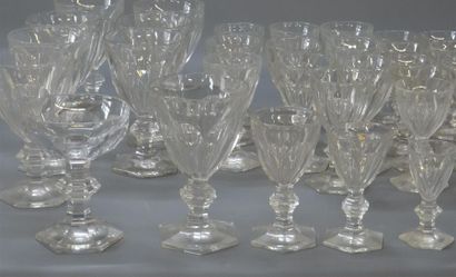 BACCARAT Service Harcourt, comprenant 
huit...