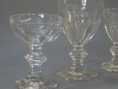 BACCARAT Service Harcourt, comprenant 
huit...