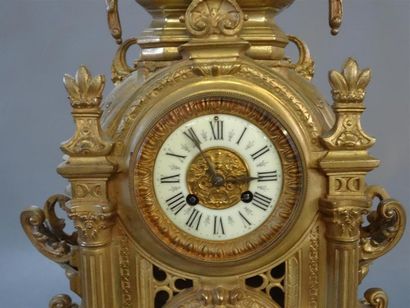 Pendule en bronze de style Renaissance, fin...