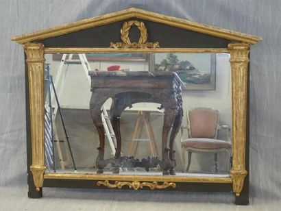 Miroir néoclassique figurant un temple en...