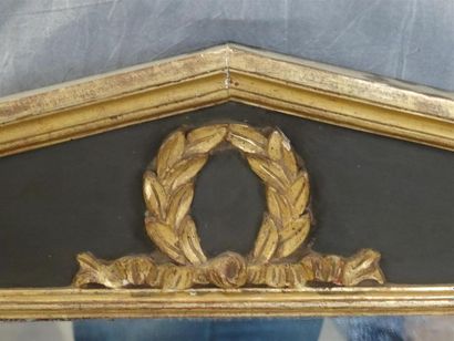 Miroir néoclassique figurant un temple en...