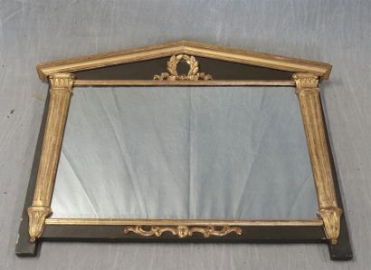 Miroir néoclassique figurant un temple en...