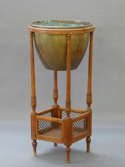 Jardinière en bois soutenant une cuve en...