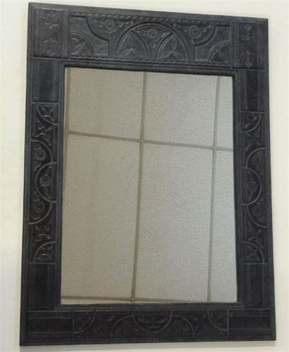 Glace touareg en bois sculpté
H: 80 x 60...