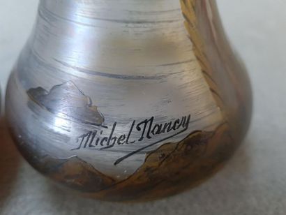 MICHEL à Nancy: Paire de vases en verre peint...