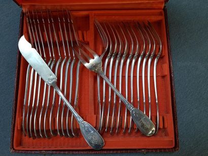 Douze couverts à poisson en argent 925°/00.
Ecrin...