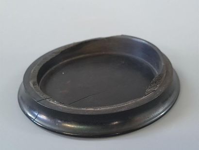 Miniature sur ivoire fin XIX°: femme au bonnet,...