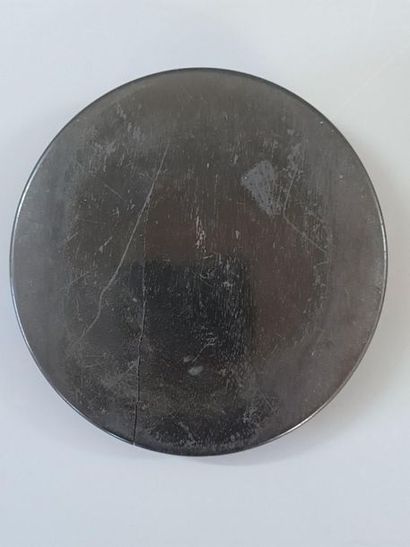 Miniature sur ivoire fin XIX°: femme au bonnet,...