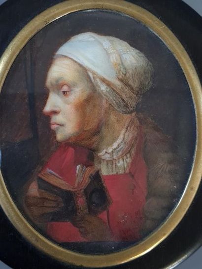Miniature sur ivoire fin XIX°: femme au bonnet,...